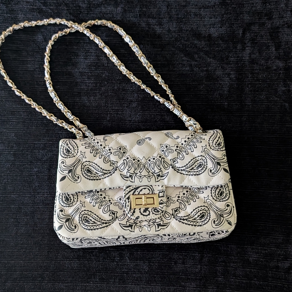 Chic Black and White Paisley Shoulder Bag